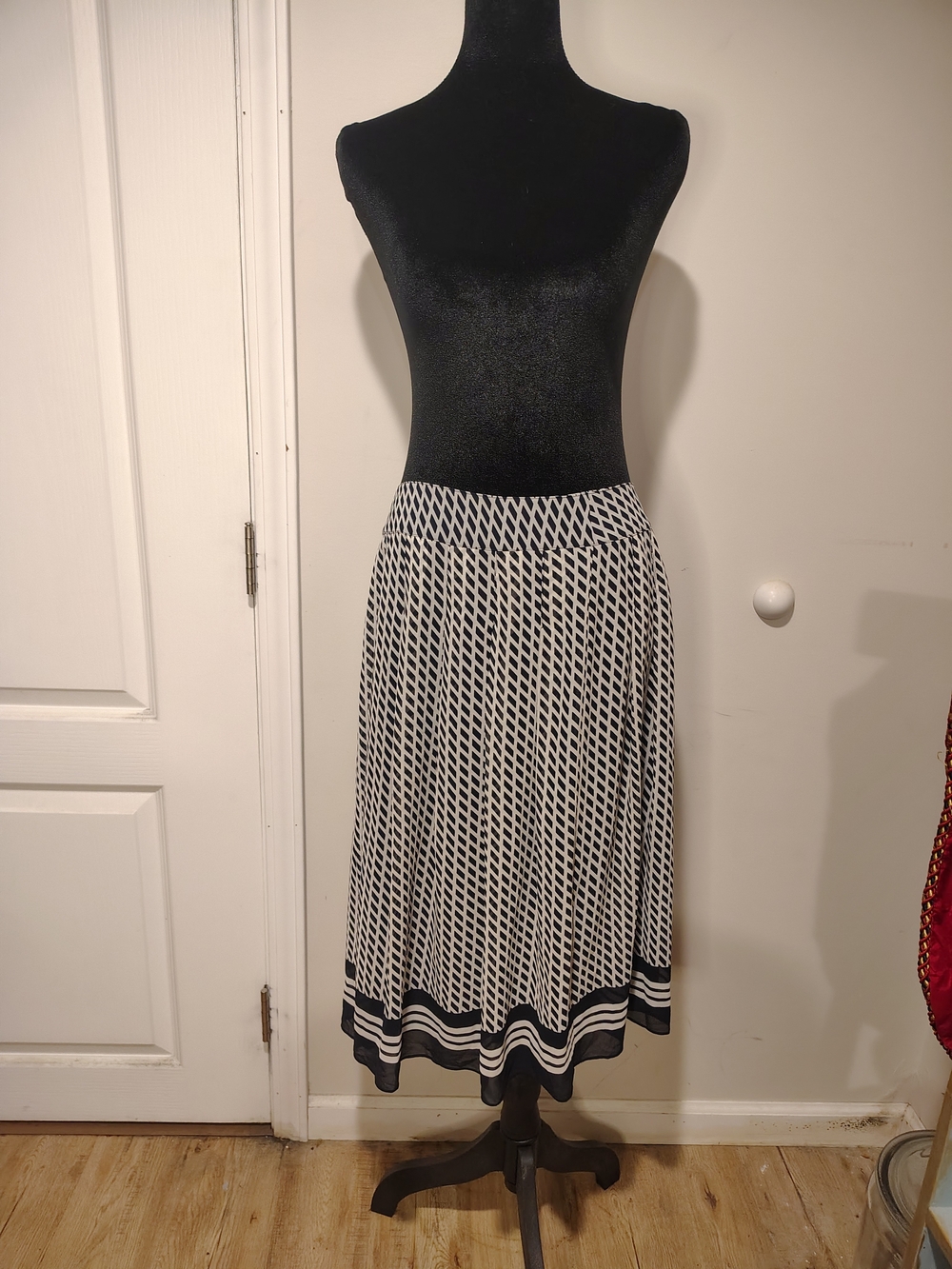 Talbots Black and White Geometric Midi Skirt